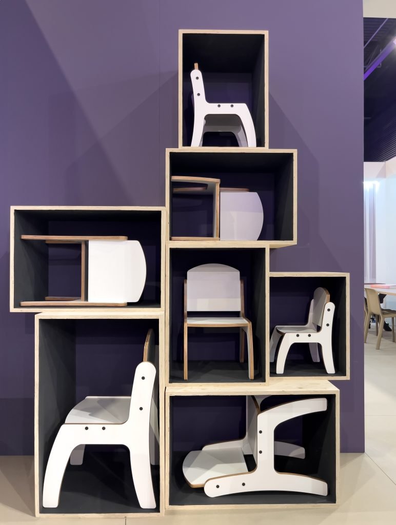 2024 Kindvak stoeltjeswand